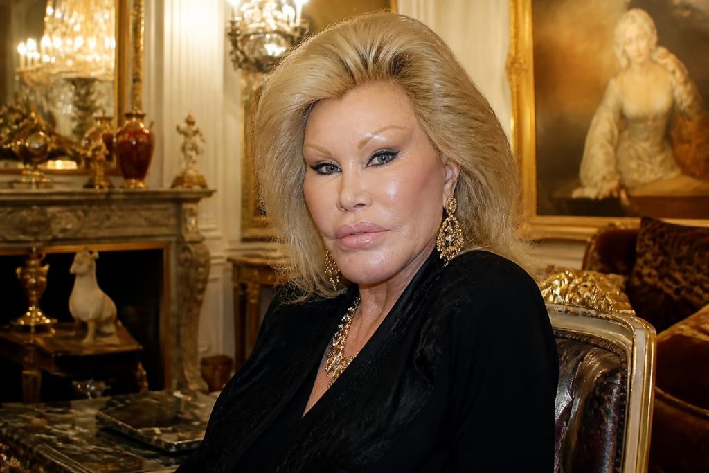 découvrez la fortune de jocelyne wildenstein, la célèbre héritière, et zoom sur sa richesse impressionnante et ses secrets financiers.